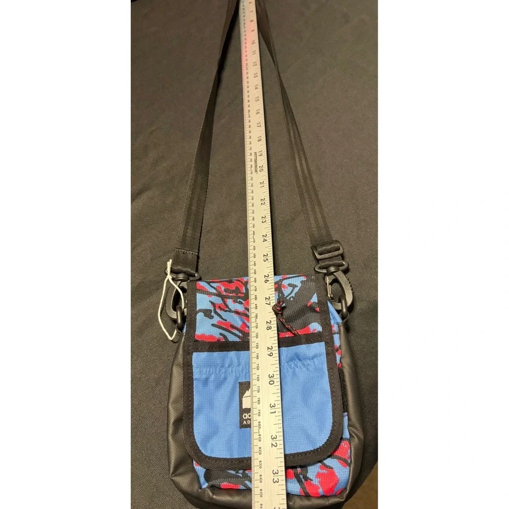 adidas adventure small